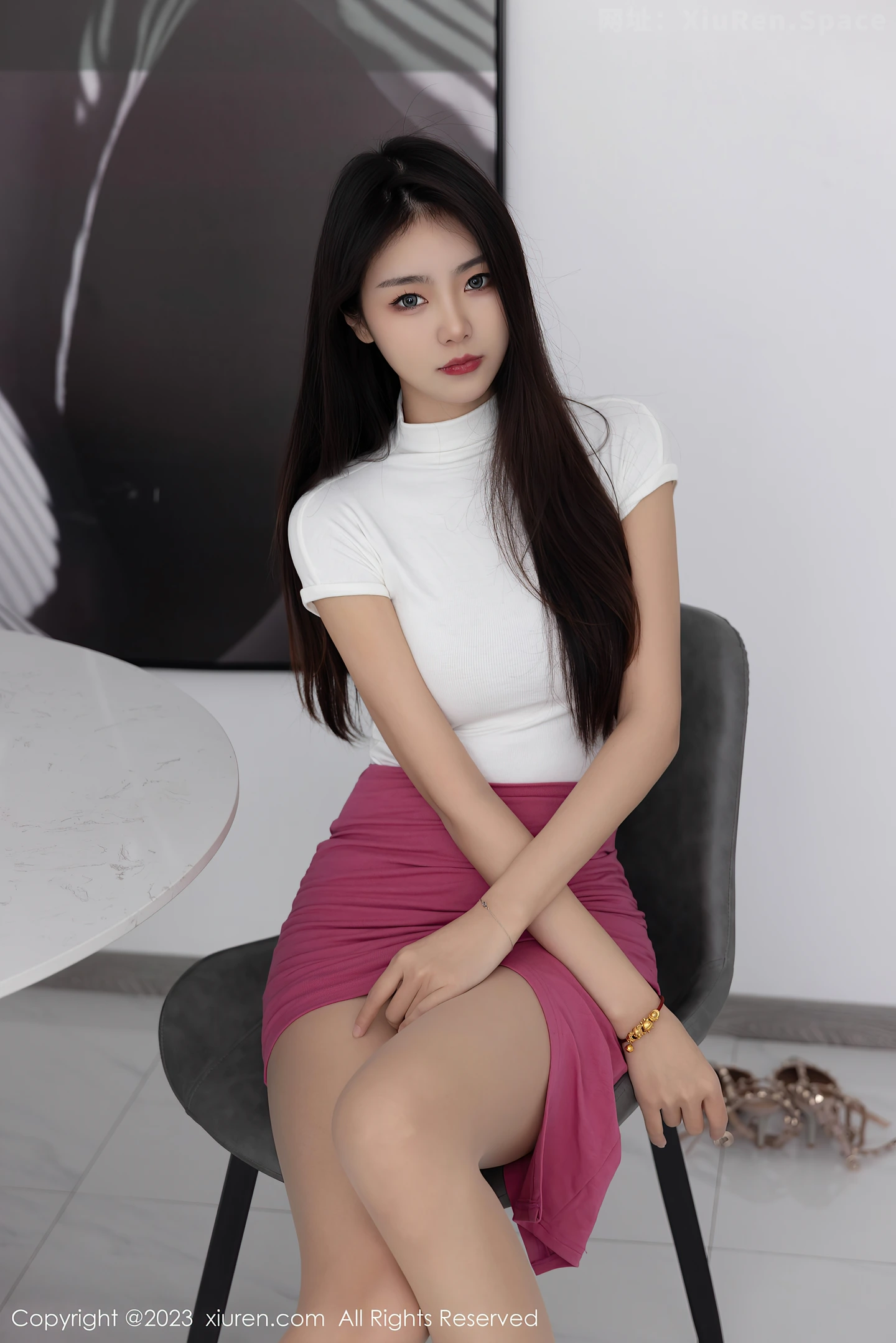 图片[4]-[XiuRen秀人网]2023.02.07 VOL.6229 杨晨晨Yome 黑色漆皮短裙与蕾丝内衣加黑丝美腿性感私房写真集-秀人网官方网站